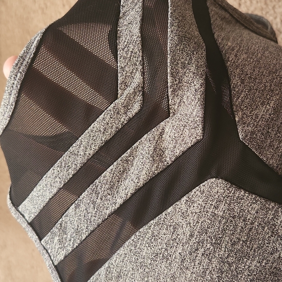 Mesh Open Back Sports Bra - Picture 7 of 7